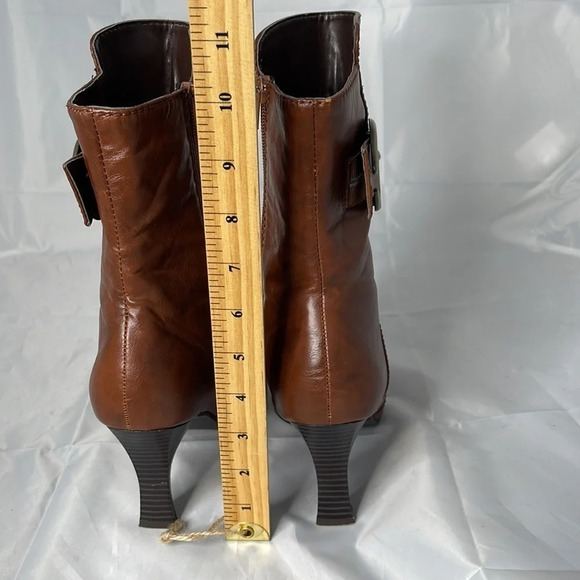 CL BY LAUNDRY Fanciful Cognac Pointed Toe Boots Vegan Brass Buckle Y2K Vibe 7M - Picture 11 of 13